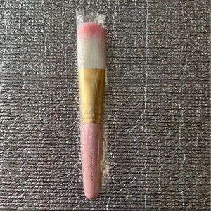 Too Faced Brush